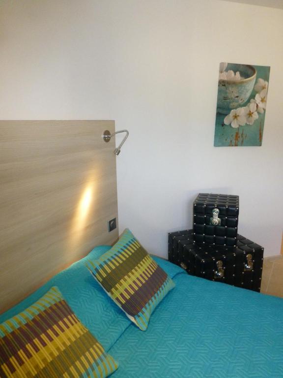 Le Vieux Bistrot Hotel Cabrieres-d'Avignon Room photo